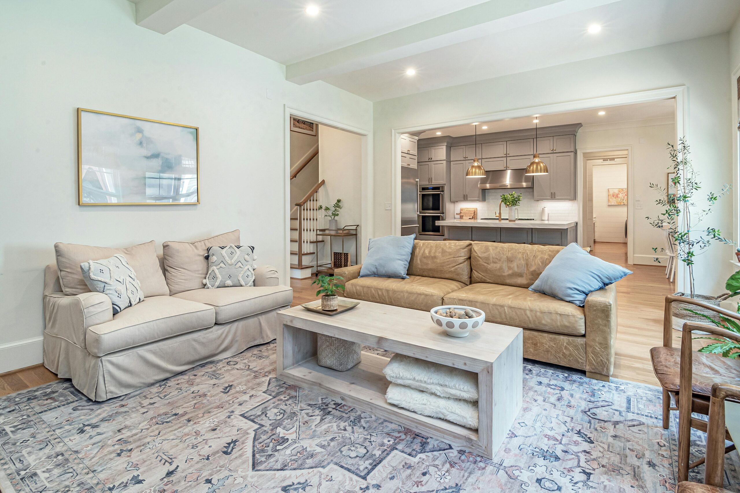 Thi công nội thất phòng khách bố trí thông minh