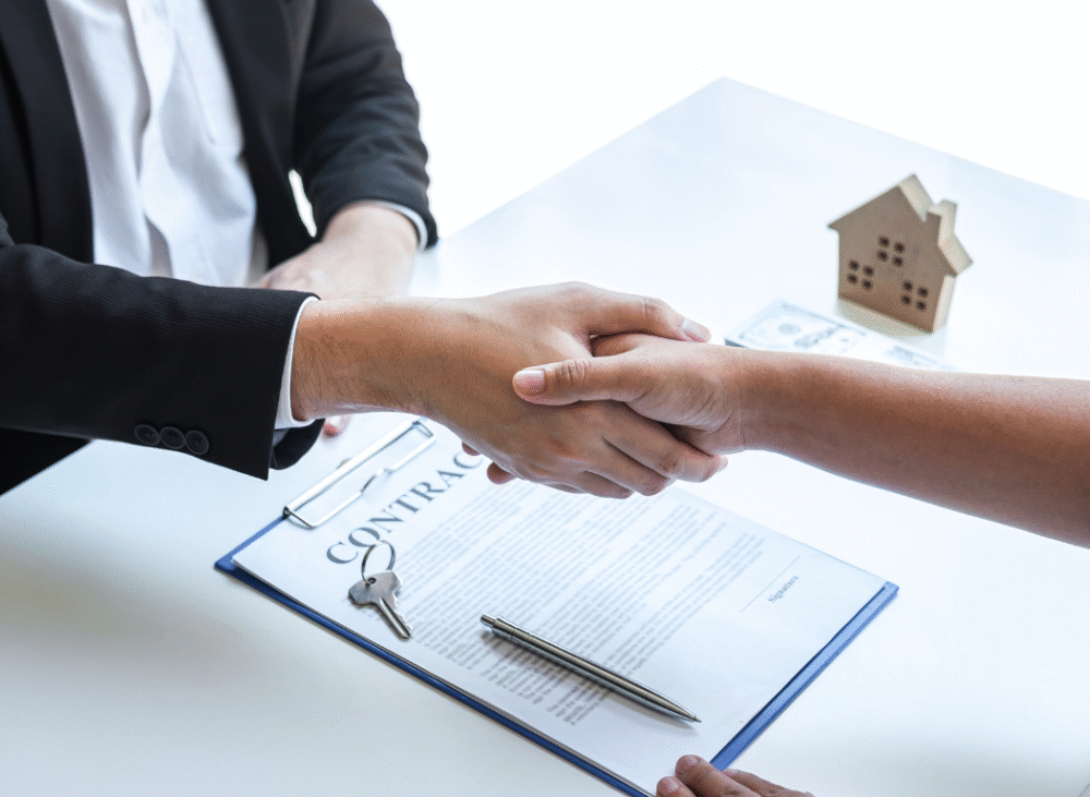 Khách hàng an tâm khi nhận bàn giao công trình với bảo hành 24 tháng từ Sĩ Tấn