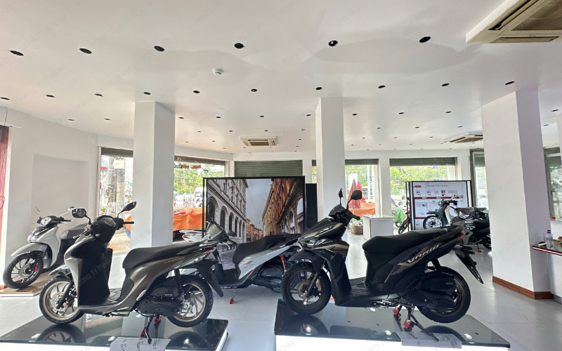  không gian trưng bày xe trong showroom Honda Thiên Phát