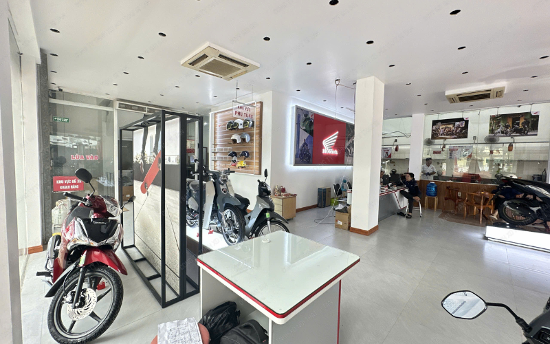 bố trí ánh sáng showroom Honda