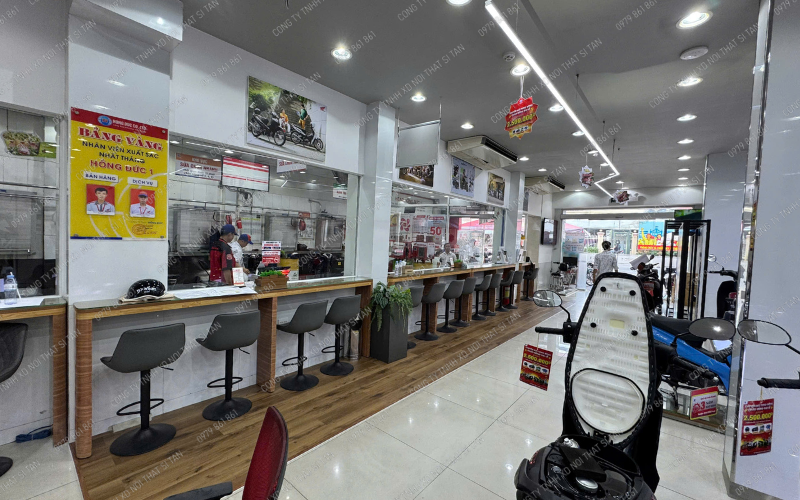 Khu vực tư vấn và bàn tiếp khách tại Honda HEAD Hồng Đức 1 được cải tạo mới