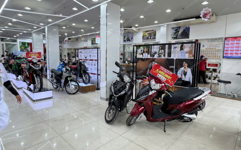 Khu vực trưng bày xe máy Honda được hoàn thiện mới tại HEAD Hồng Đức 1