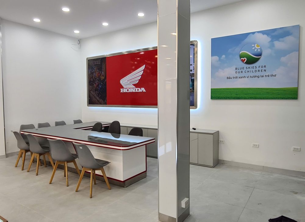 Showroom Honda Thắng Lợi 3 sau cải tạo – không gian trưng bày xe hiện đại, sang trọng.