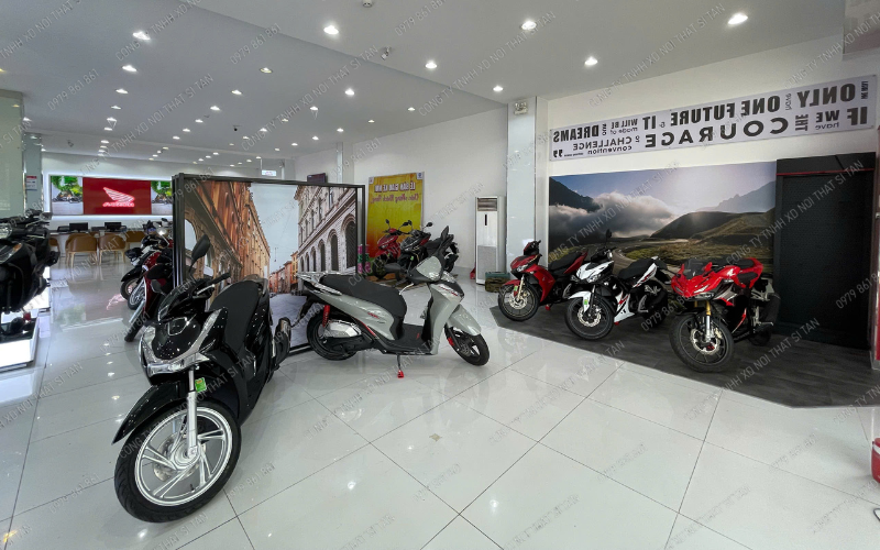 Khu trưng bày xe Vision và SH Mode trong showroom Honda Hồng 12.