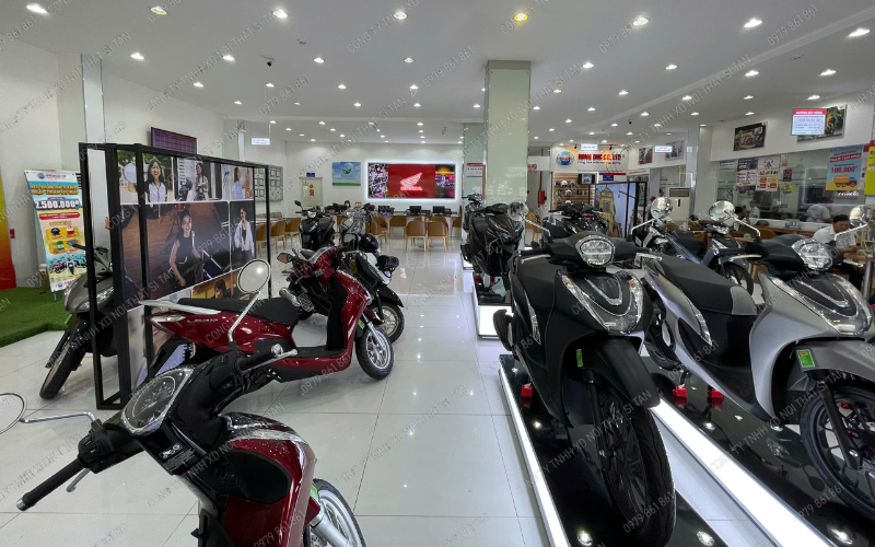  Toàn cảnh showroom Honda Hồng 12 tại Vị Thanh sau cải tạo nội thất.