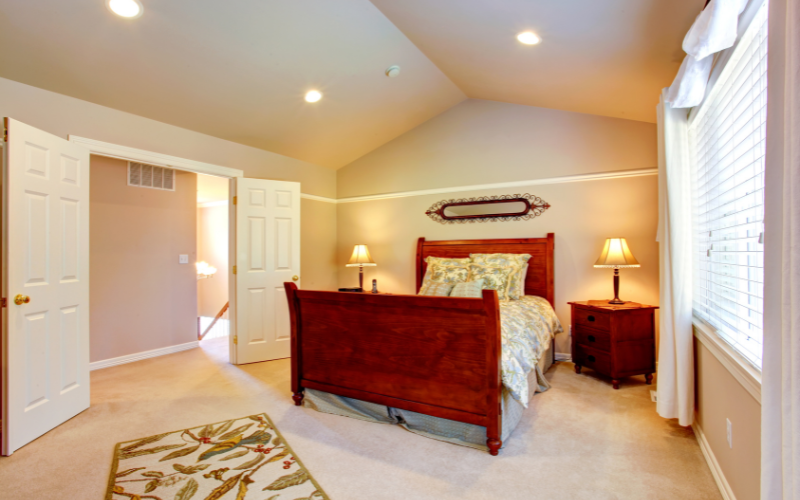  Ánh sáng gián tiếp giúp phòng ngủ rộng hơn